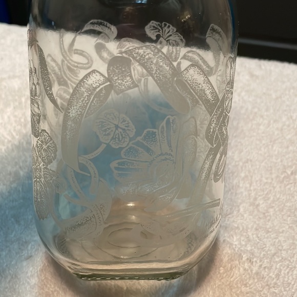 Vintage Paul Masson since 1852 etched glass wine decanter, pitcher carafe - Picture 5 of 9
